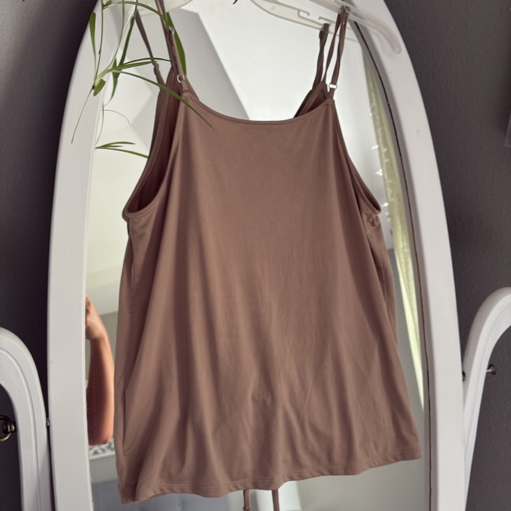 Express Tank Top - Picture 3 of 3